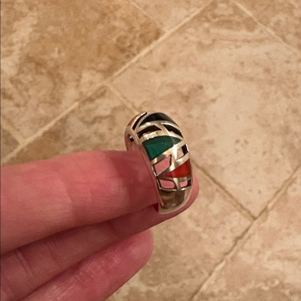Size 8 Silver Inlaid Geometric Women's Ring